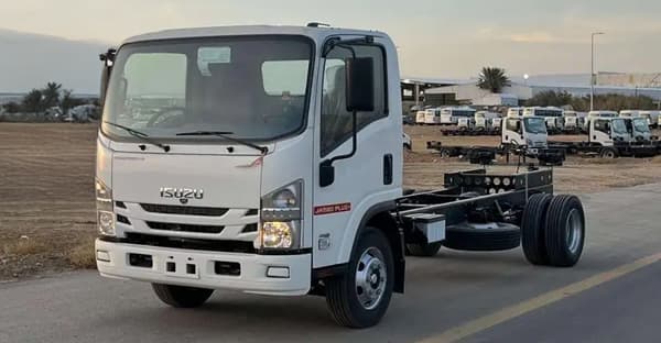  ايسوزو دينا 6 طن شاص قصير 5.67 زجاج كهرب مكيف 2025